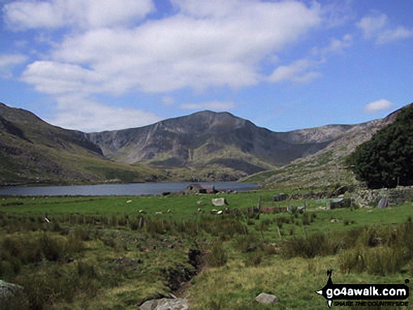 Walk cw113 Pen Yr Ole Wen, Carnedd Dafydd, Carnedd Llewelyn and Pen Yr Helgi Du from Glan Dena, Llyn Ogwen - Y Garn (Glyderau) from Glan Dana