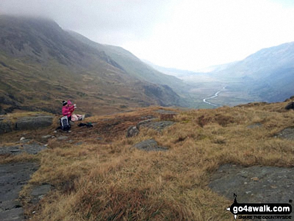 Walk gw115 Glyder Fach, Castell y Gwynt and Glyder Fawr from Ogwen Cottage, Llyn Ogwen - Biscuits and hot chocolate near Llyn Idwal with the Nant Ffrancon valley in the distance