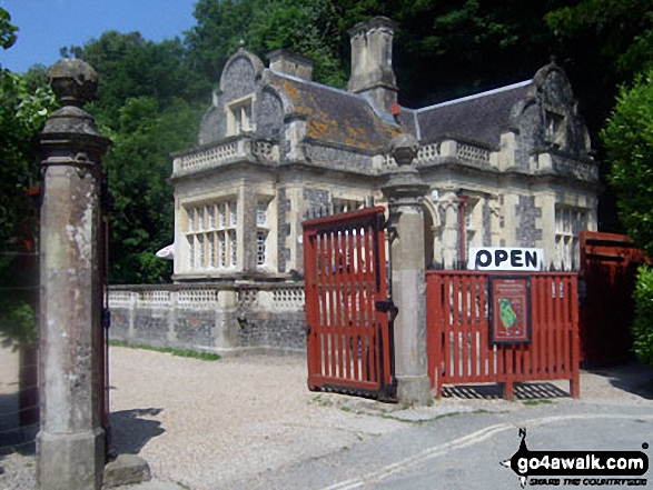 Swanbourne Lake entrance to Arundel Park 