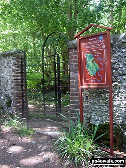 Walk ws127 Arundel Park, South Stoke and The River Arun from Arundel - Arundel Park entrance gate near South Stoke