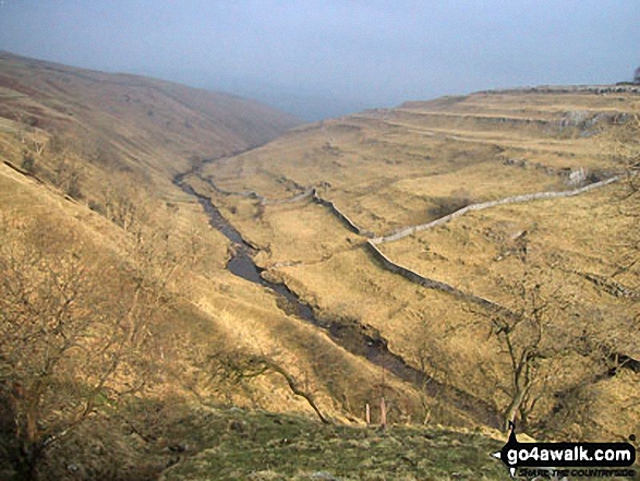 Pen-y-ghent Gill and Dawson Close (right) from near Swan Dike