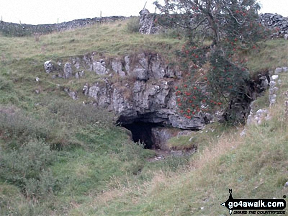 Walk ny135 Fountains Fell and Darnbrook Fell from Dale Head - Pot Hole Entrance above Pen-y-ghent Gill