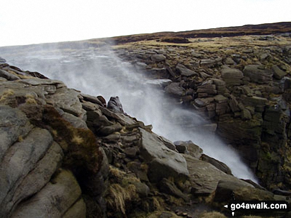 Walk d135 Kinder Downfall from Birchin Clough - Kinder Downfall