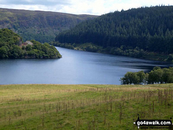 Walk po105 EsgairPenygarreg (Crugyn Ci) and Craig Goch Reservoir from Penygarreg Reservoir - Penygarreg Reservoir with the Bryn Eithinog ridge beyond