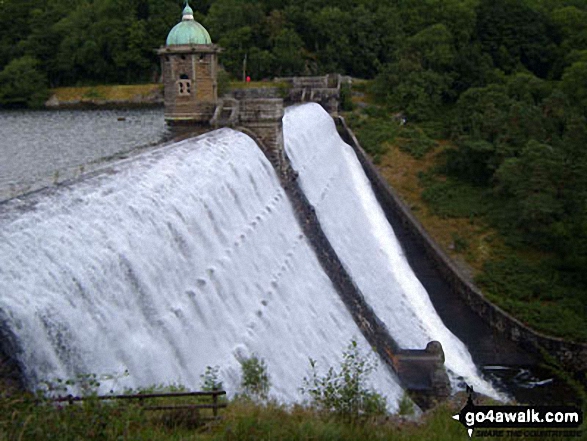 Walk po105 EsgairPenygarreg (Crugyn Ci) and Craig Goch Reservoir from Penygarreg Reservoir - Water over flowing Penygarreg Reservoir Dam