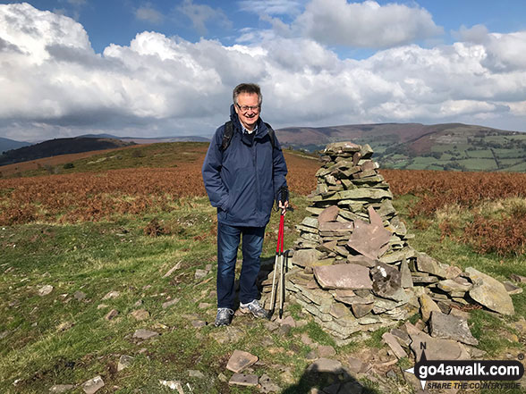 Walk mo103 Bryn Arw from Forest Coal Pit - The cairn on the summit of Bryn Arw