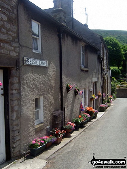 Walk d155 Great Hucklow, Tideswell Moor and Bradwell Moor from Bradwell - Bradwell Village