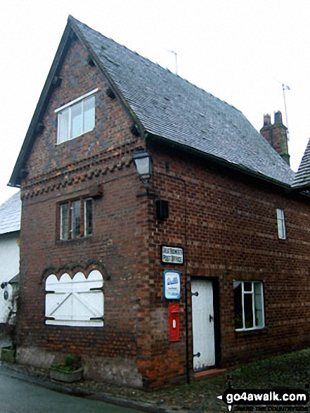 Walk ch161 Great Budworth from Arley Hall - The former Post Office in Great Budworth