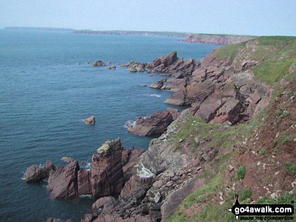 Walk pe110 Aber Bach and Pen y Fan (Dinas Head) from Cwm-yr-Eglwys - The Pembrokeshire Coast Path