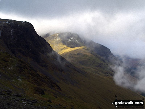 Walk c120 The Ennerdale Horseshoe - Climbing Great Gable in the mist