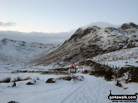 Walk c414 Crinkle Crags and Bow Fell (Bowfell) from The Old Dungeon Ghyll, Great Langdale - Great Langdale under a deep snow