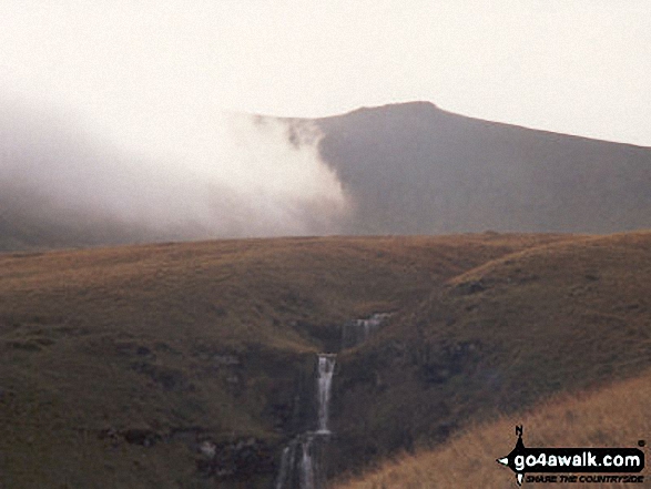 Walk po127 Fan y Big, Cribyn, Pen y Fan and Corn Du from Neuadd Reservoir - Ascending Pen Y Fan via Corn Du