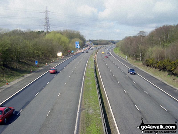 Walk ch106 New Mills from Hale - M56 Motorway near Ryecroft Farm