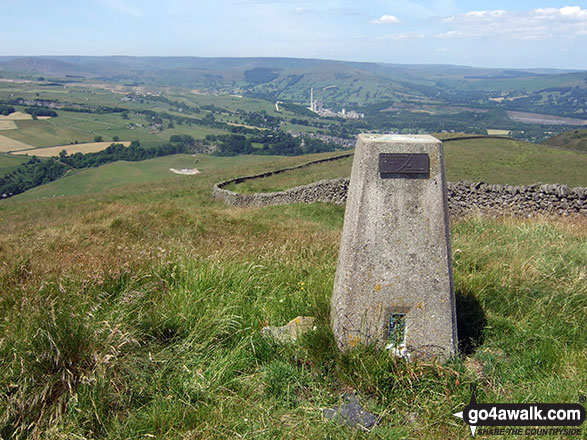 Walk d223 Durham Edge, Great Hucklow and Little Hucklow from Bradwell - Durham Edge (Abney Moor) summit Trig Point