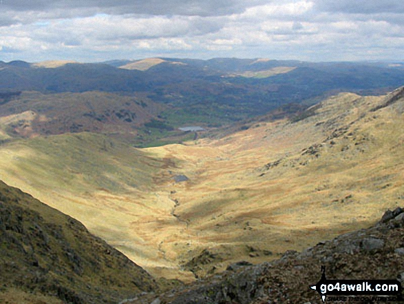 Walk c179 The Seathwaite Round from Seathwaite, Duddon Valley - The Greenburn Valley from Great Carrs