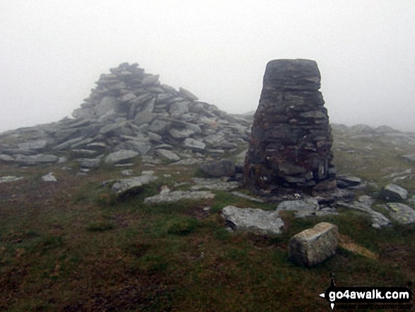 Walk gw150 Moel Ysgyfarnogod and Foel Penolau from Moel-y-geifr - Moel Ysgyfarnogod summit in mist