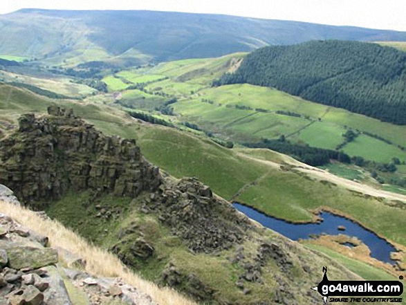 Walk d212 Alport Castles from Fairholmes Car Park, Ladybower Reservoir - Alport Dale from Alport Castles