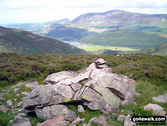 Walk c267 Haycock, Iron Crag, Lank Rigg and Grike from Ennerdale Water - Cairn on the ridge between Sliver Cove Beck and Deep Gill with Ennerdale Water, Great Borne and Starling Dodd beyond