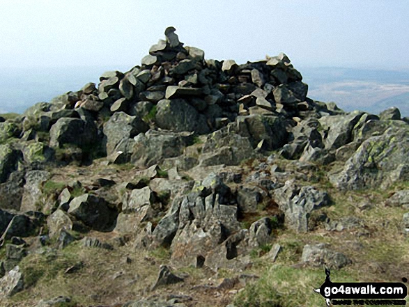 Walk c116 Illgill Head and Whin Rigg from Wasdale Head, Wast Water - Whin Rigg summit cairn