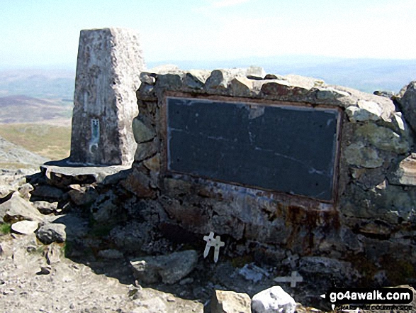 Walk gw138 Arenig Fawr (Moel Yr Eglwys) via Llyn Arenig Fawr from Pont Rhyd-y-Fen - Arenig Fawr (Moel Yr Eglwys) summit trig point and memorial plaque