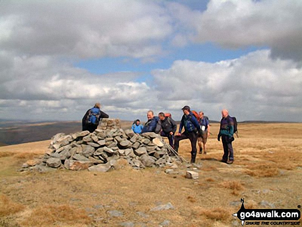 Walk c323 Wild Boar Fell and Swarth Fell from Needle House Farm - Topdog hikers on Wild Boar Fell