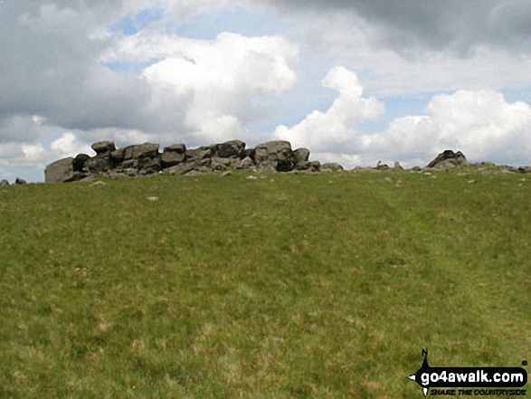 Walk de145 Kitty Tor and Sourton Tor from Sourton - Aproaching Sourton Tors