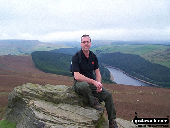 Walk d144 Winhill Pike (Win Hill) and Hope Cross from Yorkshire Bridge - Me on Winhill Pike (Win Hill) with Ladybower Reservoir in the background