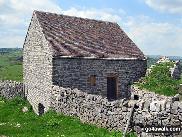 Walk s105 Manifold Way and Wetton from Hulme End - Stone barn on Ecton Hill