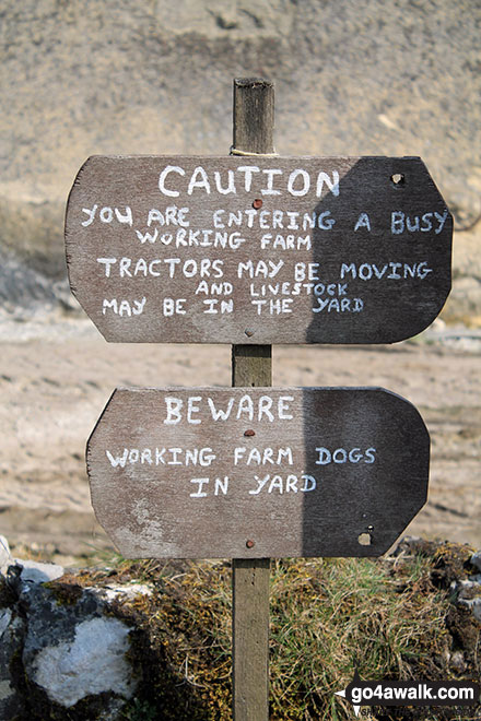 Walk d312 Carder Low, The High Peak Trail and The Tissington Trail from Hartington - Sign at the entrance to Vincent House Farm