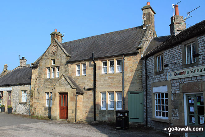 Walk d327 Beresford Dale, Wolfscote Dale, Biggin Dale and Biggin from Hartington - Hartington