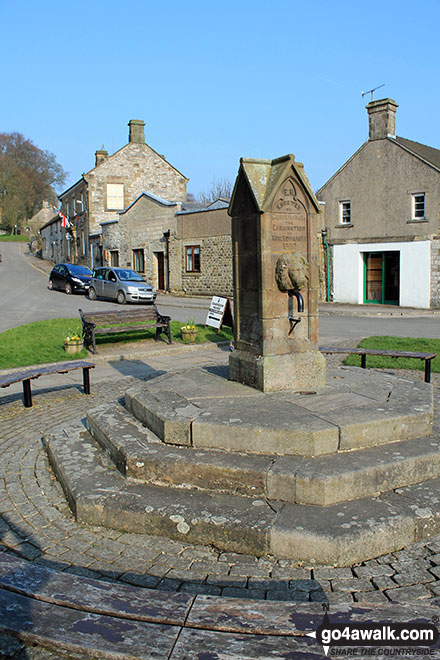 Walk d318 Beresford Dale, Alstonefield and Wolfescote Dale from Hartington - Water Fountain, Hartington