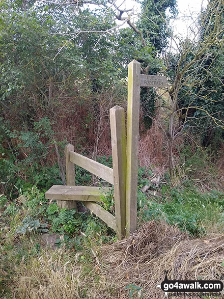 Walk ch141 Siddington Heath from Redes Mere - Stile on Thorpe Road giving access to Thorpe Marches