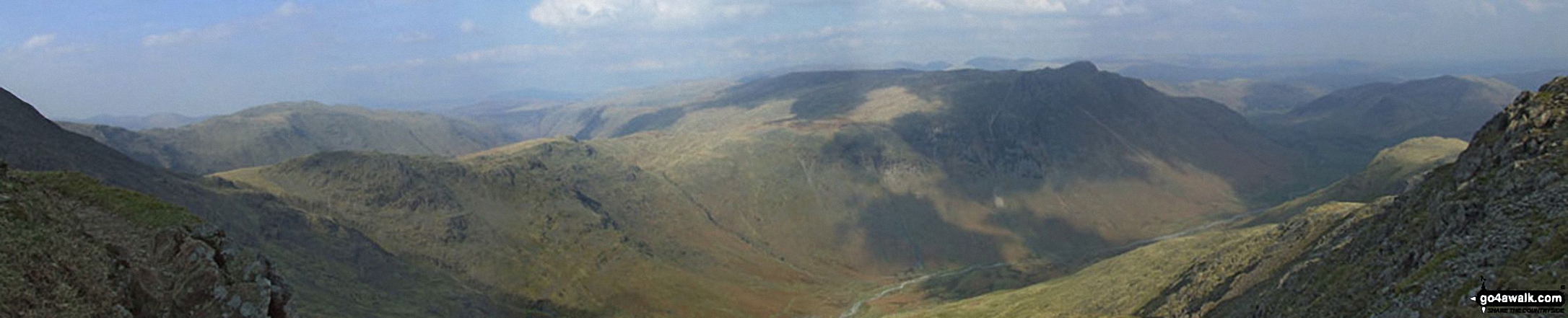 Walk c129 Crinkle Crags and Bow Fell from The Old Dungeon Ghyll, Great Langdale - Rossett Crag, Black Crags, Mart Crag, Pike of Stickle, The Langdale Pikes, Mickleden and Great Langdale from The Climbers' Traverse below Bow Fell (Bowfell)