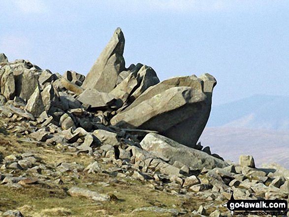 Walk c129 Crinkle Crags and Bow Fell from The Old Dungeon Ghyll, Great Langdale - Rock formations on Bow Fell (Bowfell)