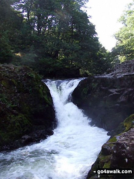 Walk c274 Loughrigg Fell from Elterwater - Skelwith Force near Skelwith Bridge