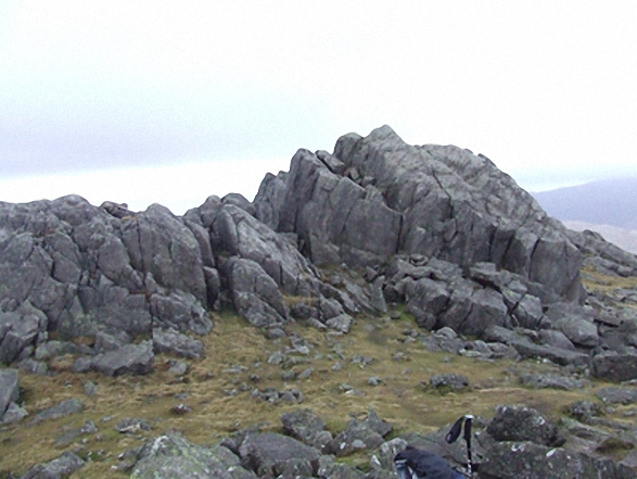 Walk c402 Harter Fell and Hard Knott from The Woolpack Inn, Eskdale - Crags on the summit of Harter Fell (Eskdale)