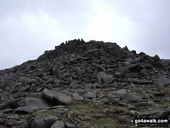 Walk c425 The Oxendale Fells from The Old Dungeon Ghyll, Great Langdale - Bow Fell (Bowfell) summit