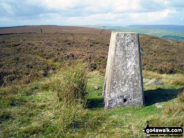 Walk wy102 West Buck Stones and Rombalds Moor (Ilkley Moor) from Ilkley - Overgate Croft Farm trig point on High Moor