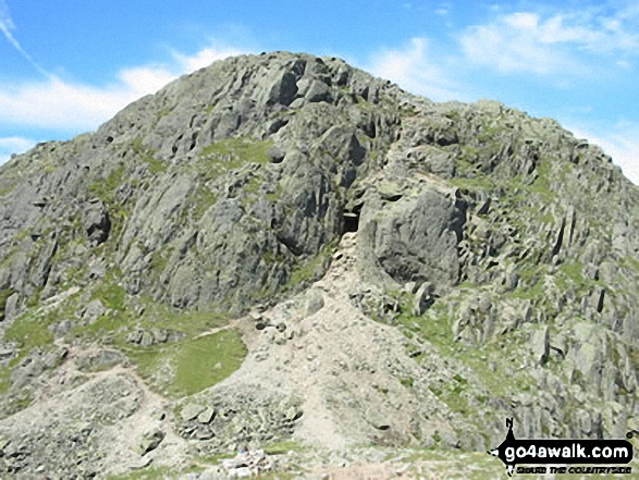 Walk c414 Crinkle Crags and Bow Fell (Bowfell) from The Old Dungeon Ghyll, Great Langdale - Crinkle Crags (South Top) and the infamous bad step from Great Knott