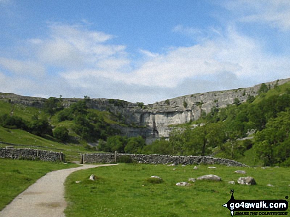 Walk ny202 Malham from Settle - Malham Cove