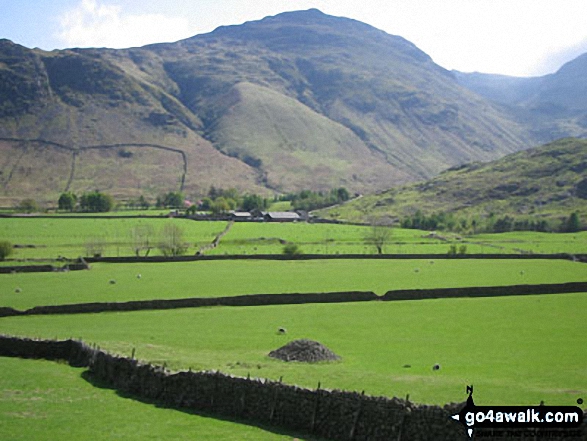 Walk c414 Crinkle Crags and Bow Fell (Bowfell) from The Old Dungeon Ghyll, Great Langdale - The Langdale Pikes