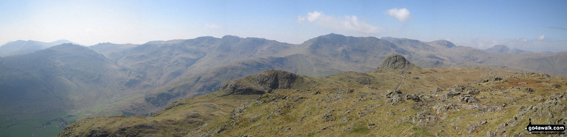 Walk c208 Harrison Stickle and High Raise from The New Dungeon Ghyll, Great Langdale - *Pike of Blisco (Pike o' Blisco), Crinkle Crags (South Top), Crinkle Crags (Long Top), Gunson Knott, Bow Fell (Bowfell), The Scafell Massif, Great Gable and Pike of Stickle (in the foreground) from Harrison Stickle