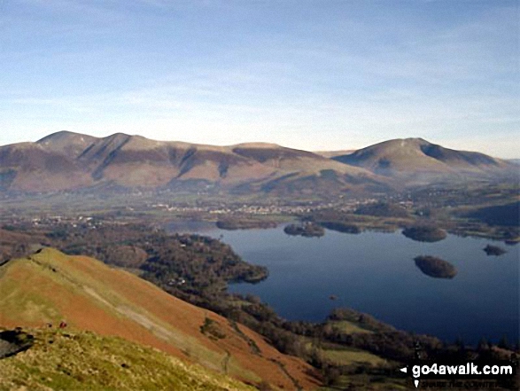 Walk c100 The Newlands Horseshoe from Hawes End - Skiddaw, Blencathra (or Saddleback) and Derwent Water from Cat Bells (Catbells)