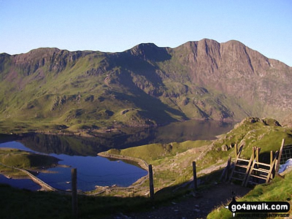 Walk gw136 The Snowdon (Yr Wyddfa) Horseshoe from Pen y Pass - Llyn Llydaw with Y Lliwedd beyond from Bwlch y Moch